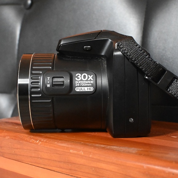 Fujifilm Finepix S6800 Solid Black Digital Camera With Blk/Wht Camera Strap - Picture 5 of 13